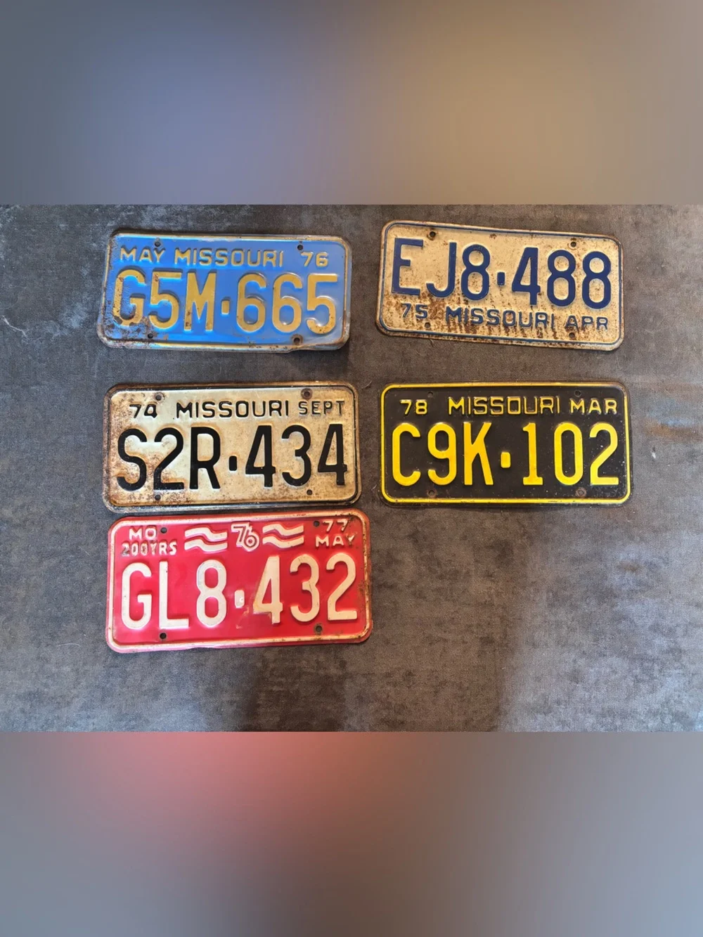 Vintage License Plate Wall Art Set - Blue, White, Black, Yellow, Red